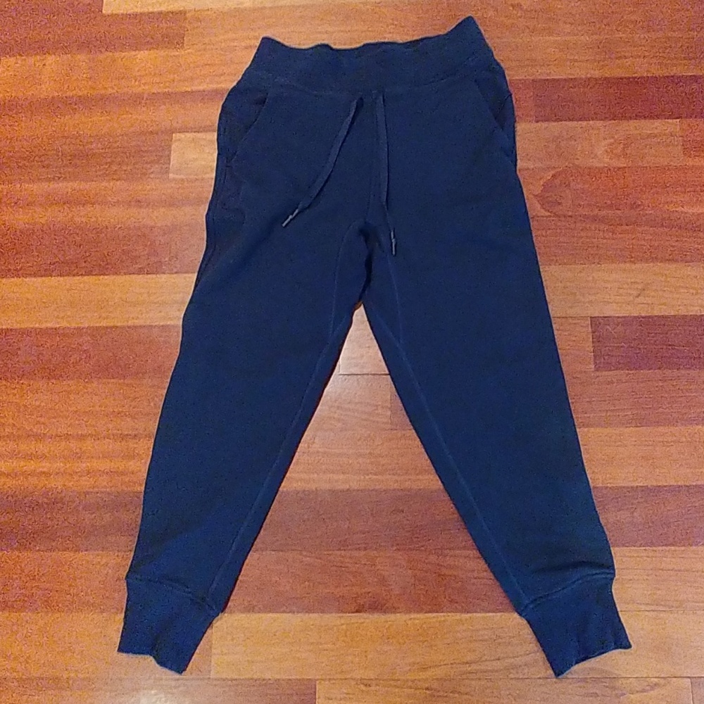Lululemon Nwot joggers size 6